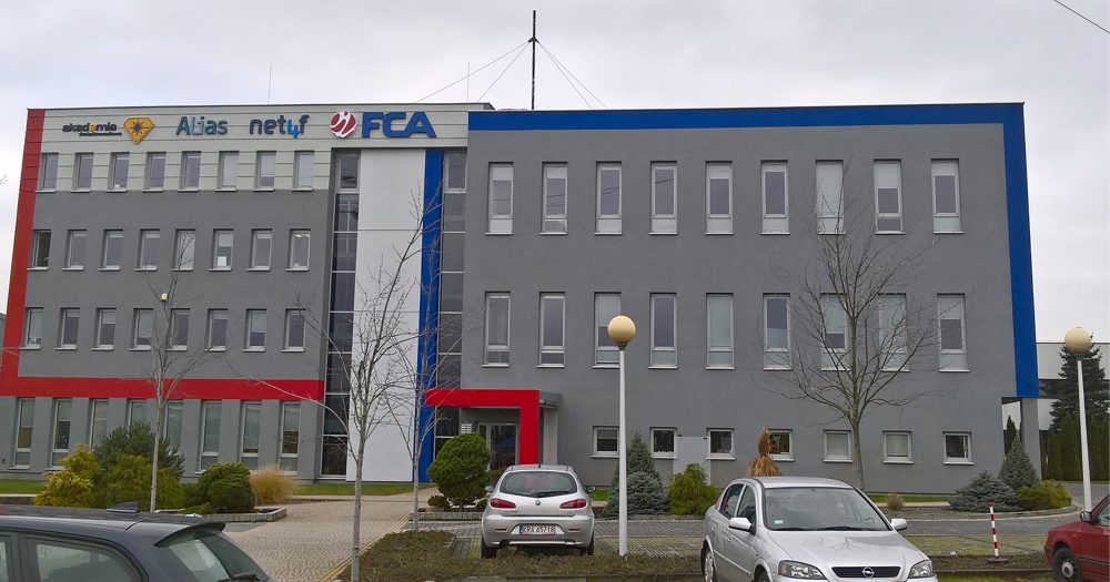 FCA – Restylizacja fasady siedziby (projekt i&nbsp;wykonanie)